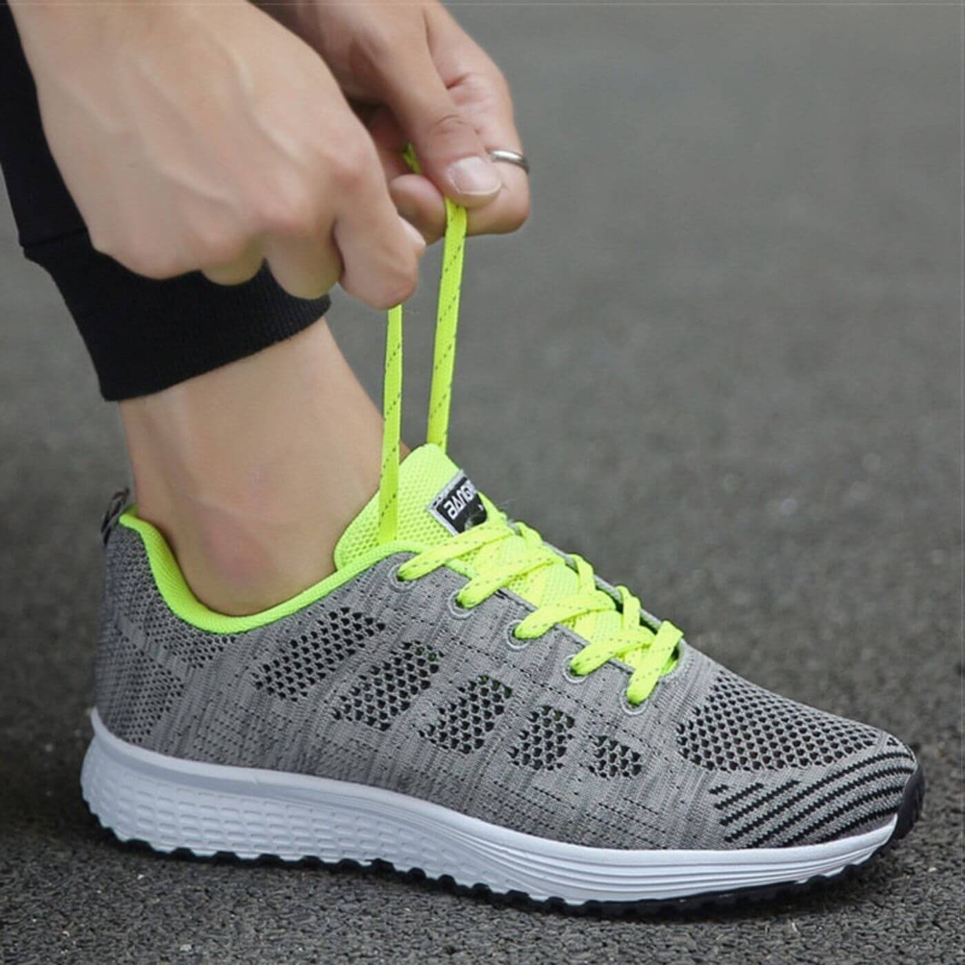 Pain-relieving Orthopedic Sneakers + Free Compressions Ankle Socks